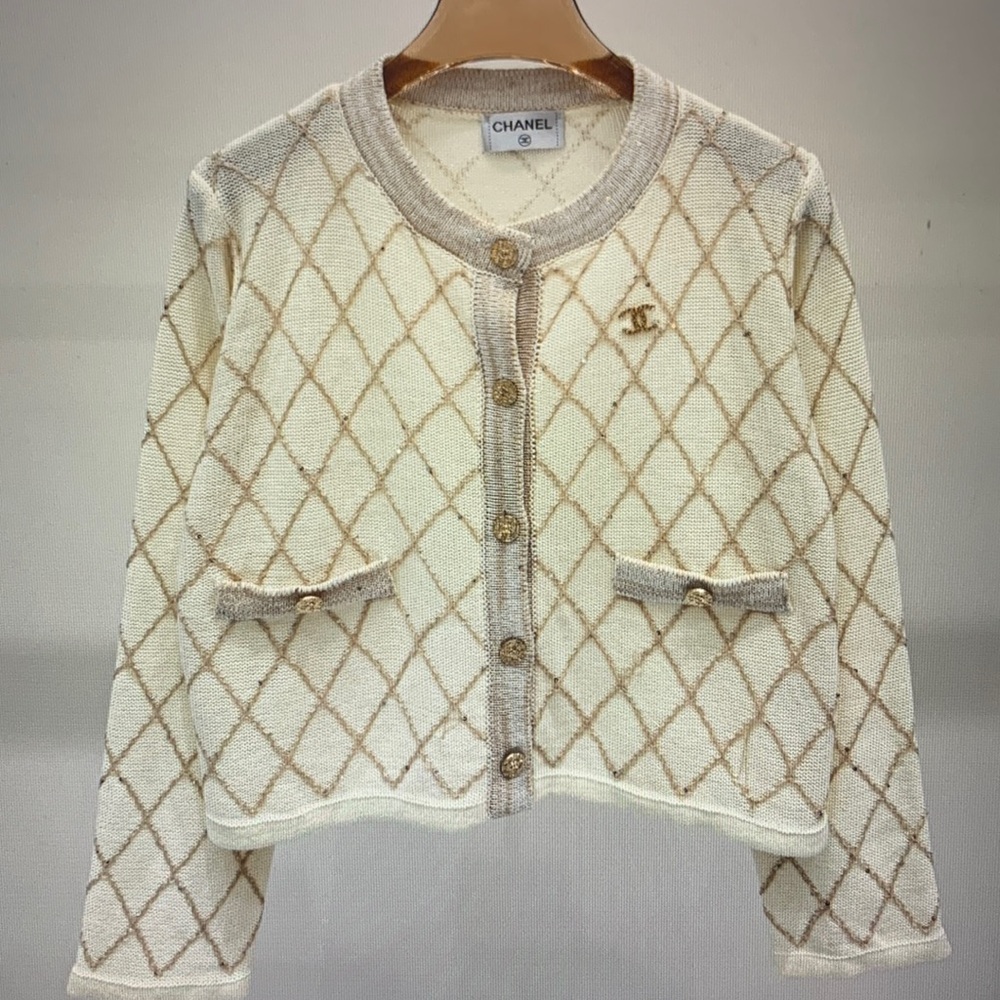 Chanel Women's Round Neck Gold Thread Metal Button Simple Knit Cardigan White